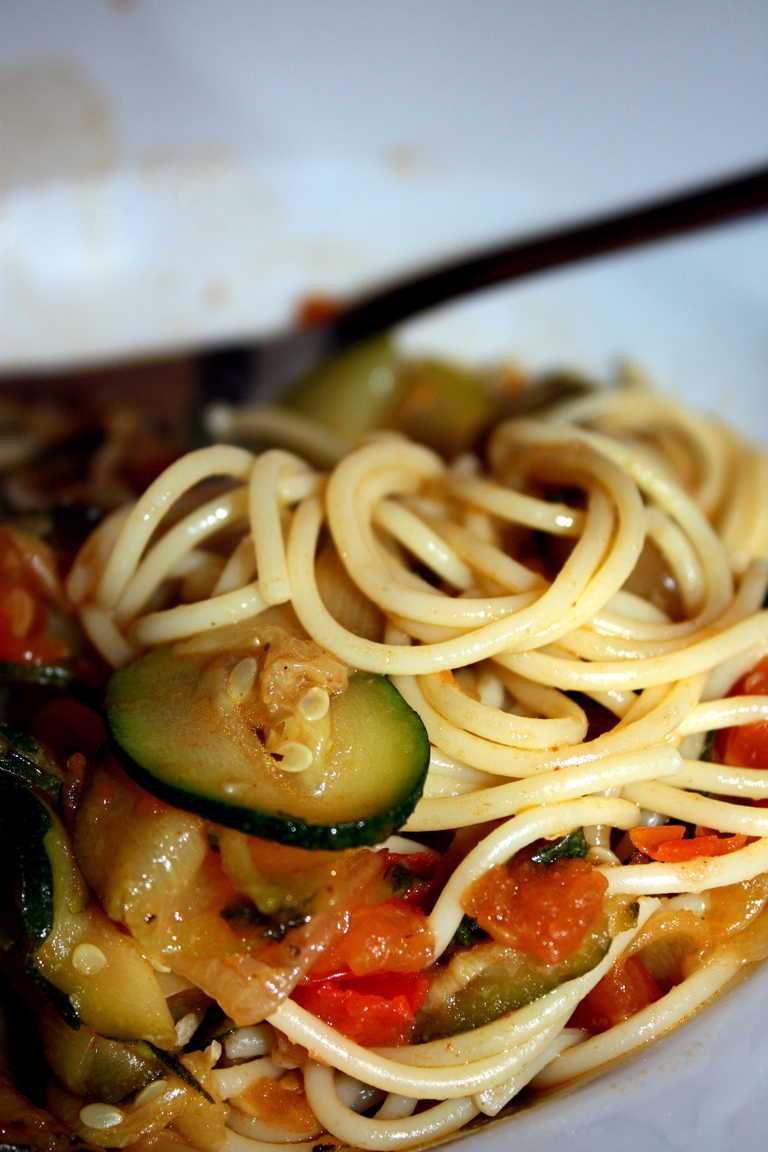 Spaghetti with Zucchini and Tomatoes